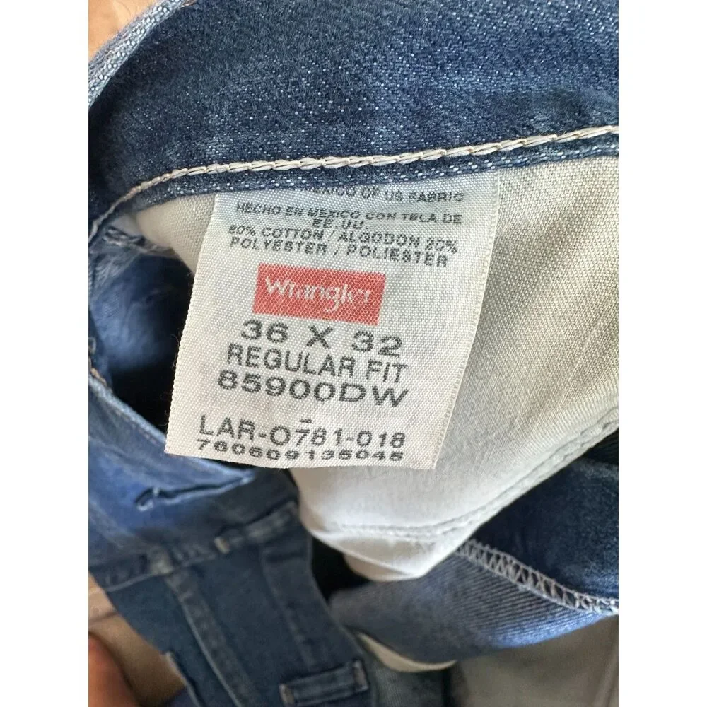 VTG Wrangler Mens Size 36X32 Regular Fit Medium Wash Denim Jeans